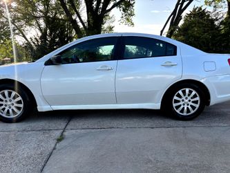 MITSUBISHI GALANT SPORTS 2012