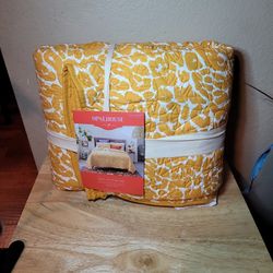 Medallion Stiched Quilt