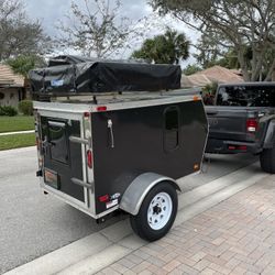 Lightweight Camper Trailer With Rooftop Tent
