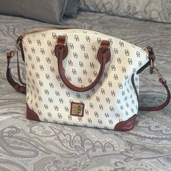 Dooney & Bourke Purse 