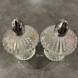 Crystal Diamond Cut Salt& Pepper Shakers