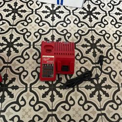 Milwaukee Charger M18 M12
