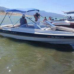 20' Bayliner Clean And Runs Great!