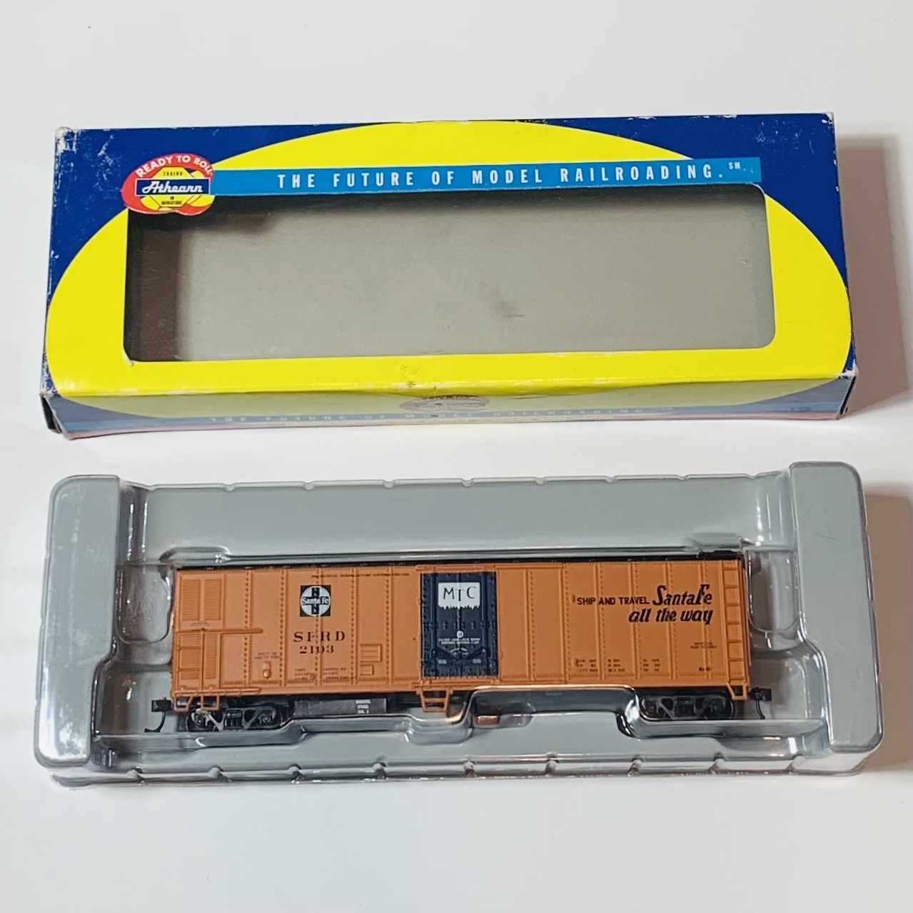 Athearn Scale HO 50' Smooth Side Reefer ATSF Model 7554 Train Santa Fe Ready to Roll USED