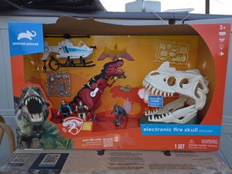 Animal Planet Electronic Fire Skull Dino Playset Brand New (Price Is Firm)