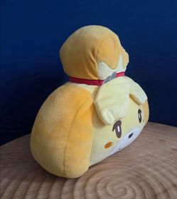 Animal Crossing Isabelle Club Mocchi-Mocchi plush pillow 13"×16"