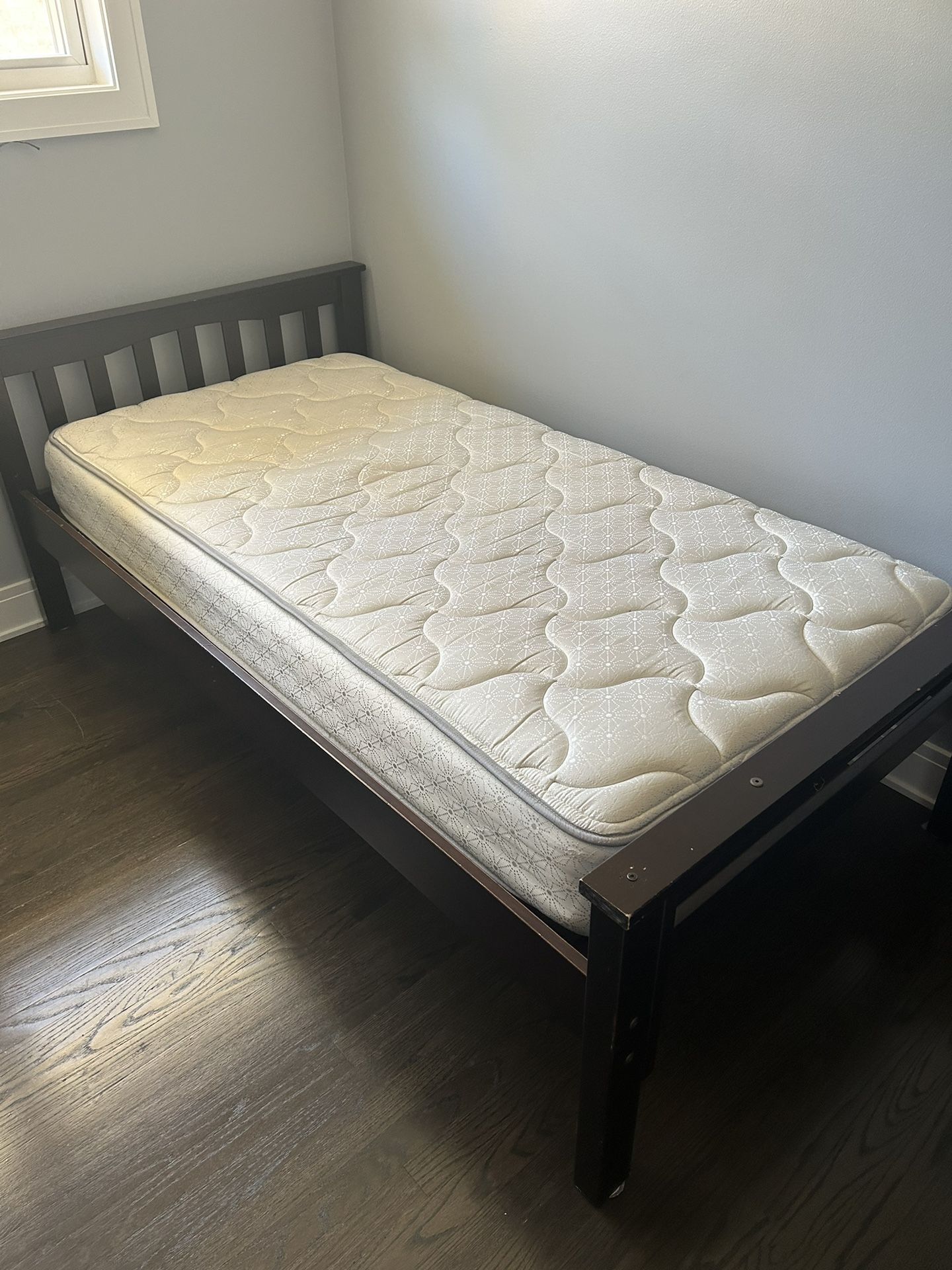 Twin Bed Frame And Make ‼️MAKE AN OFFER‼️