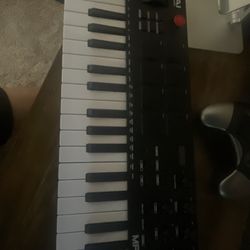 AKAI Pro MPK Mini Plus MIDI Keyboard