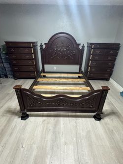 Queen Bedroom Set – Headboard, Footboard & 2 Matching Chests – $450 OBO