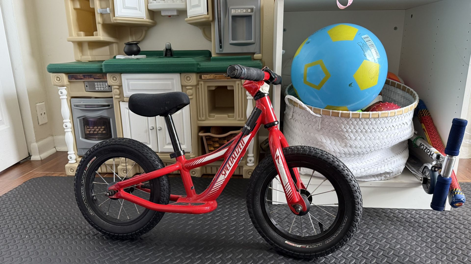 Specialized Hotwalk Balance Bike – Red – Good Condition