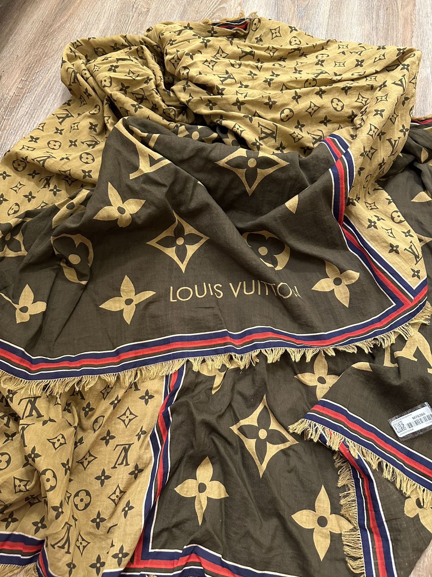 Louis Vuitton Monogram Bliss Stole