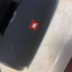 JBL Charge 4 Speaker 