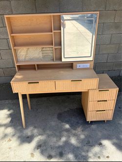 Brand NEW Fluted Vanity Desk with Sliding Mirror and Lights, 5 Drawers