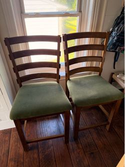 3 counter height bar stools