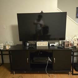 Entertainment System And Living Room Table (TV INCLUDED) (600 OR BEST OFFER)