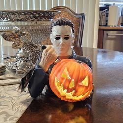 Michael Myers Statue Bust Light Up / Horror / Freddy Kruger / Chucky / Friday 13th / Man Cave / Five Nights At Freddy's / Nintendo / Tmnt / Funko Pop 