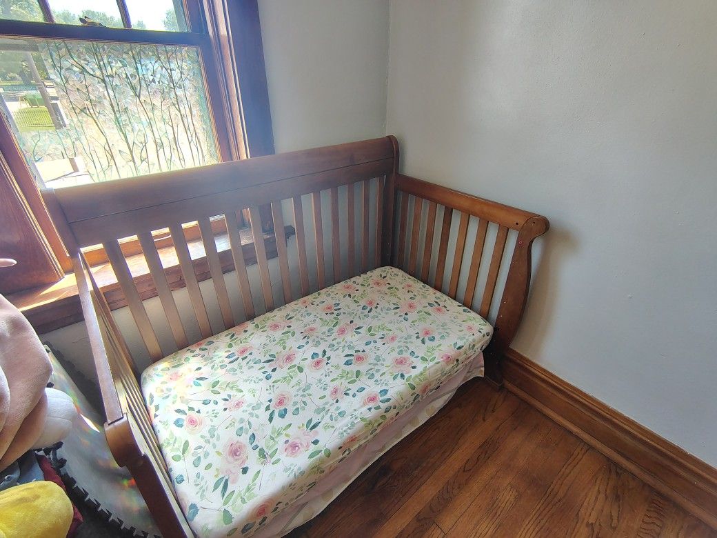 Toddler crib / Bed