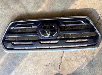 Toyota Tacoma upper Grill