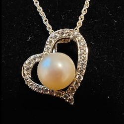 Follow Your Heart Freshwater Pearl & CZ  Necklace (NWT)