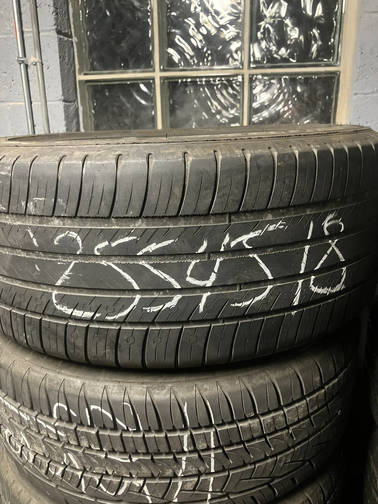 255/45/18 Nice Michelin Tire