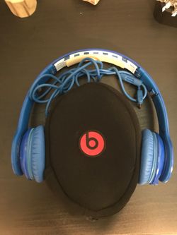 Beats Solos with case and wire