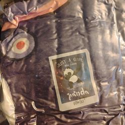 Panda blanket