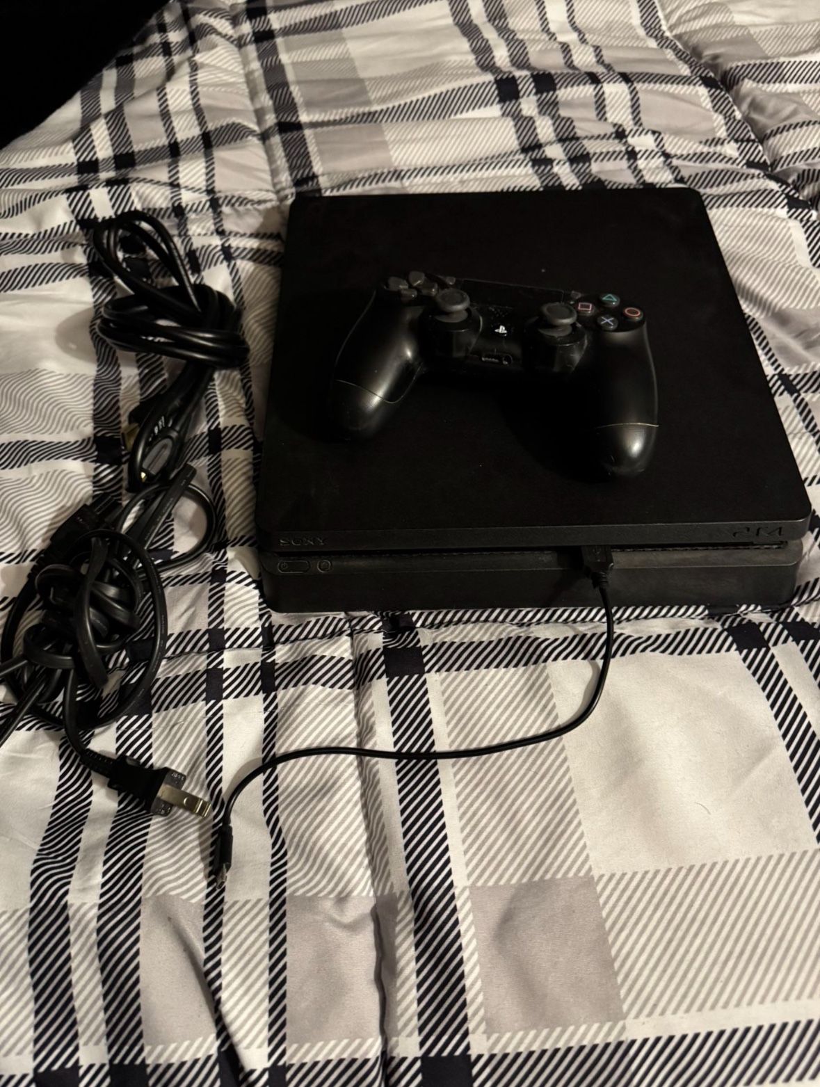 PlayStation 4 Slim (PLEASE READ DETAILS)