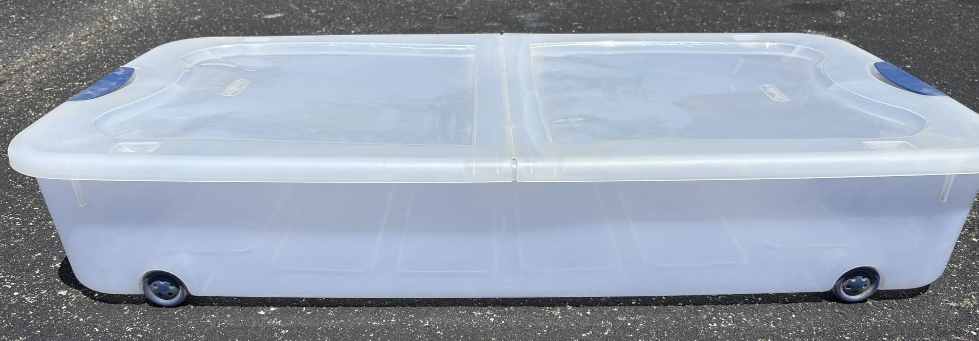 66 Quart Clear Wheeled Latching Storage Bin