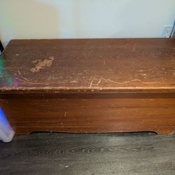 Vintage Cedarwood Chest (Pick Up 11/29/25)