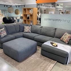 Jayceon Steel RAF Sectional / couch /Living room set