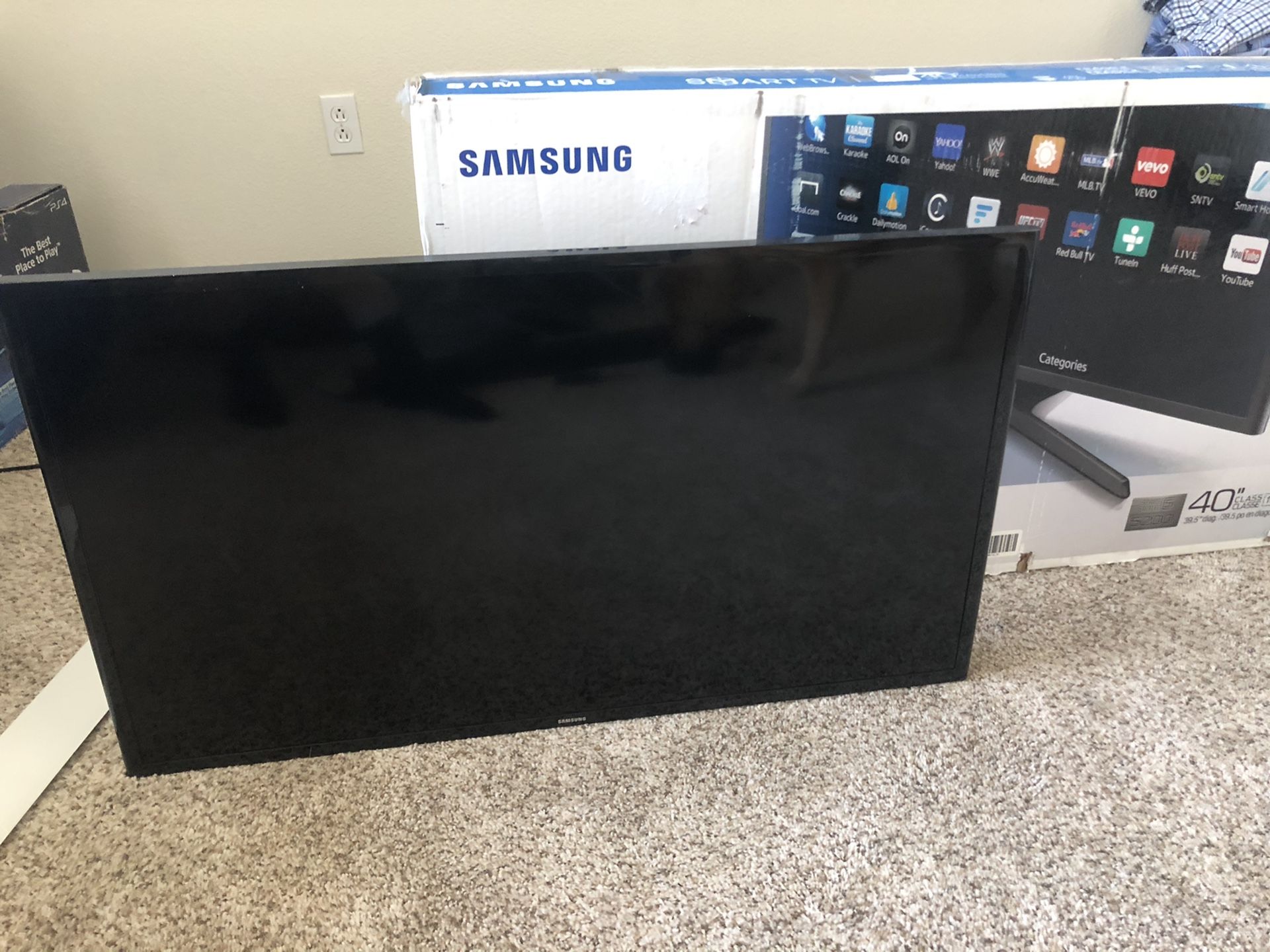 NEW 40in Samsung SmartTV (Open Box)
