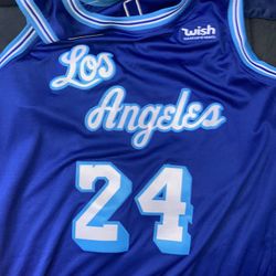 Authentic Nike Kobe (24) Jersey (size Xl)