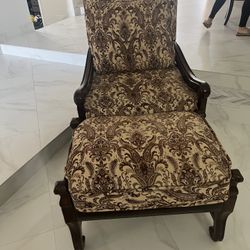 Chair With Ottoman