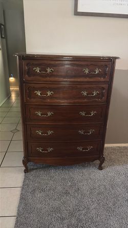 Dresser