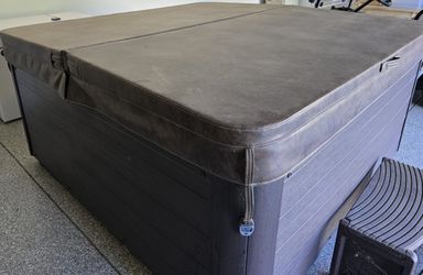 American Whirlpool 271 Hot Tub 6-Seater 44 J - Marysville, WA