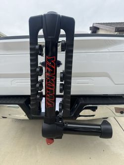 Yakima FullSwing Swing Away Hitch 4 Bike Rack. Great Condition With Adapters