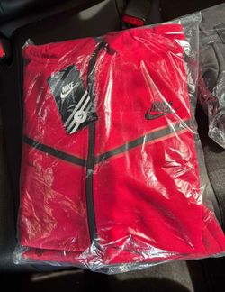 Red Nike Tech Set