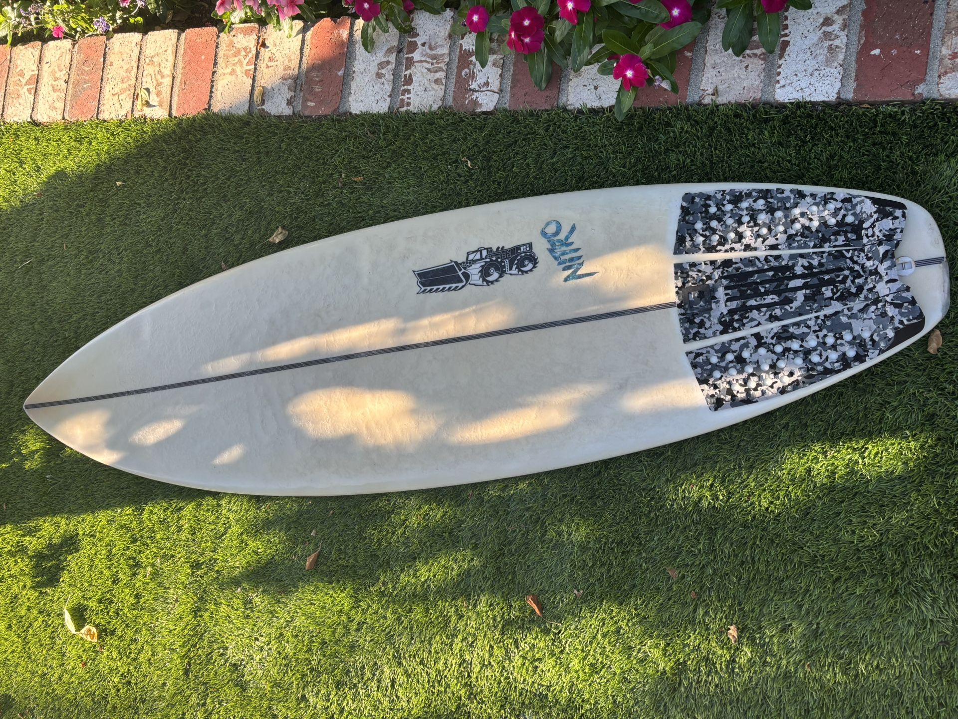 Tokoro Surfboard 6'4”
