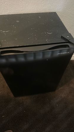 Small refrigerator Insignia
