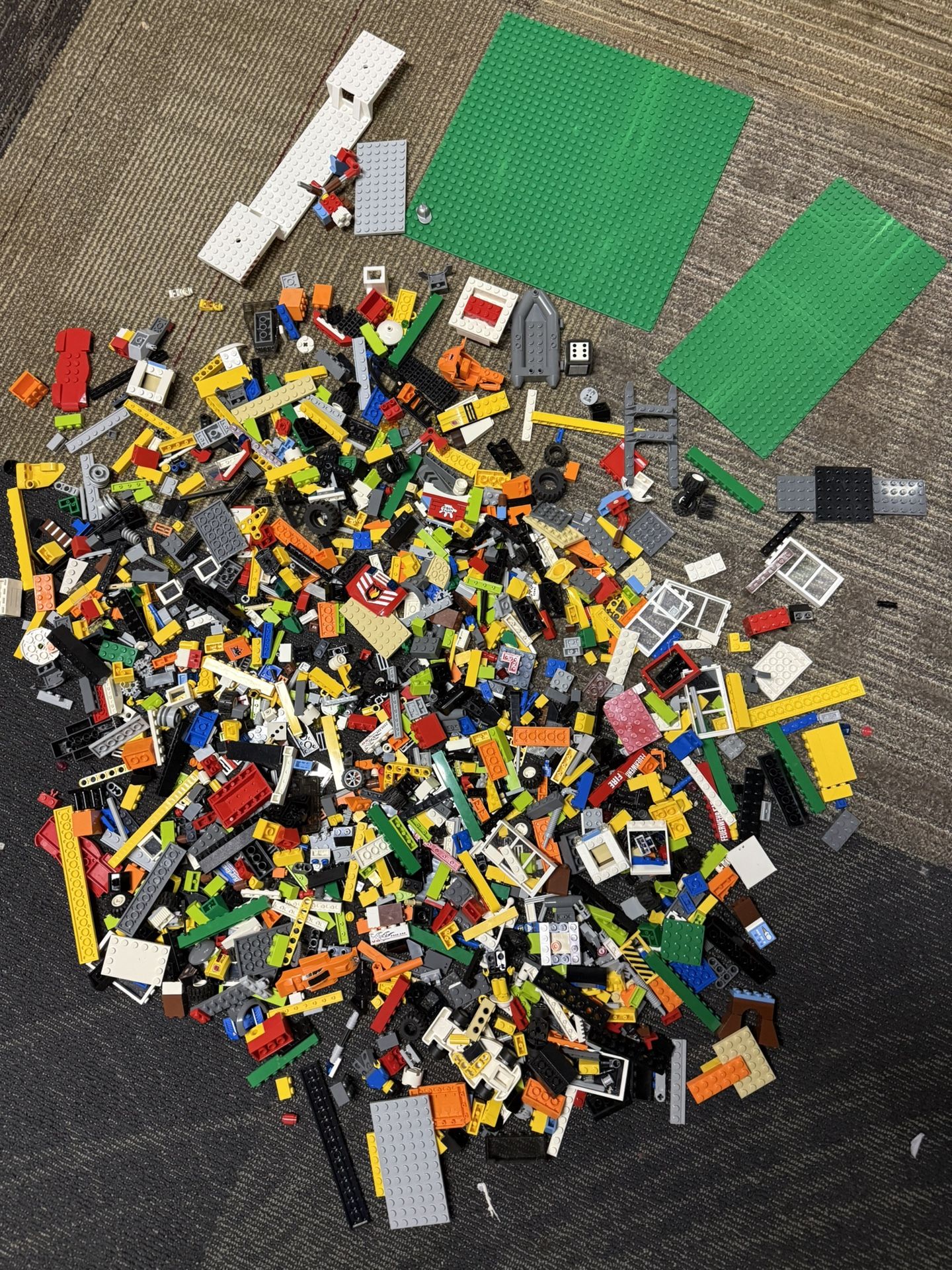 Lego Bulk Lot Few Different Sets
