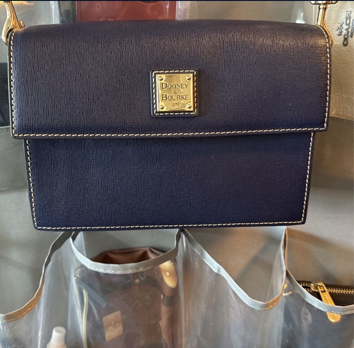 Dooney & Bourke 