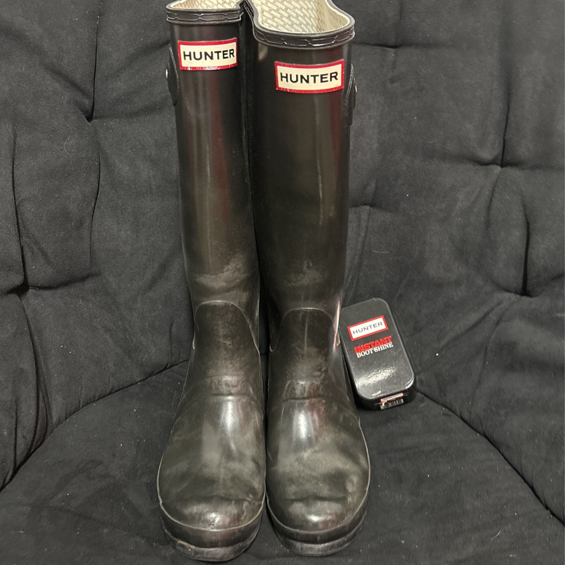 Hunter Rain Boots With Two Different Sets Of Sleeves