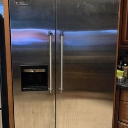 Viking Professional 48" Built-in Side By Side Refrigerator