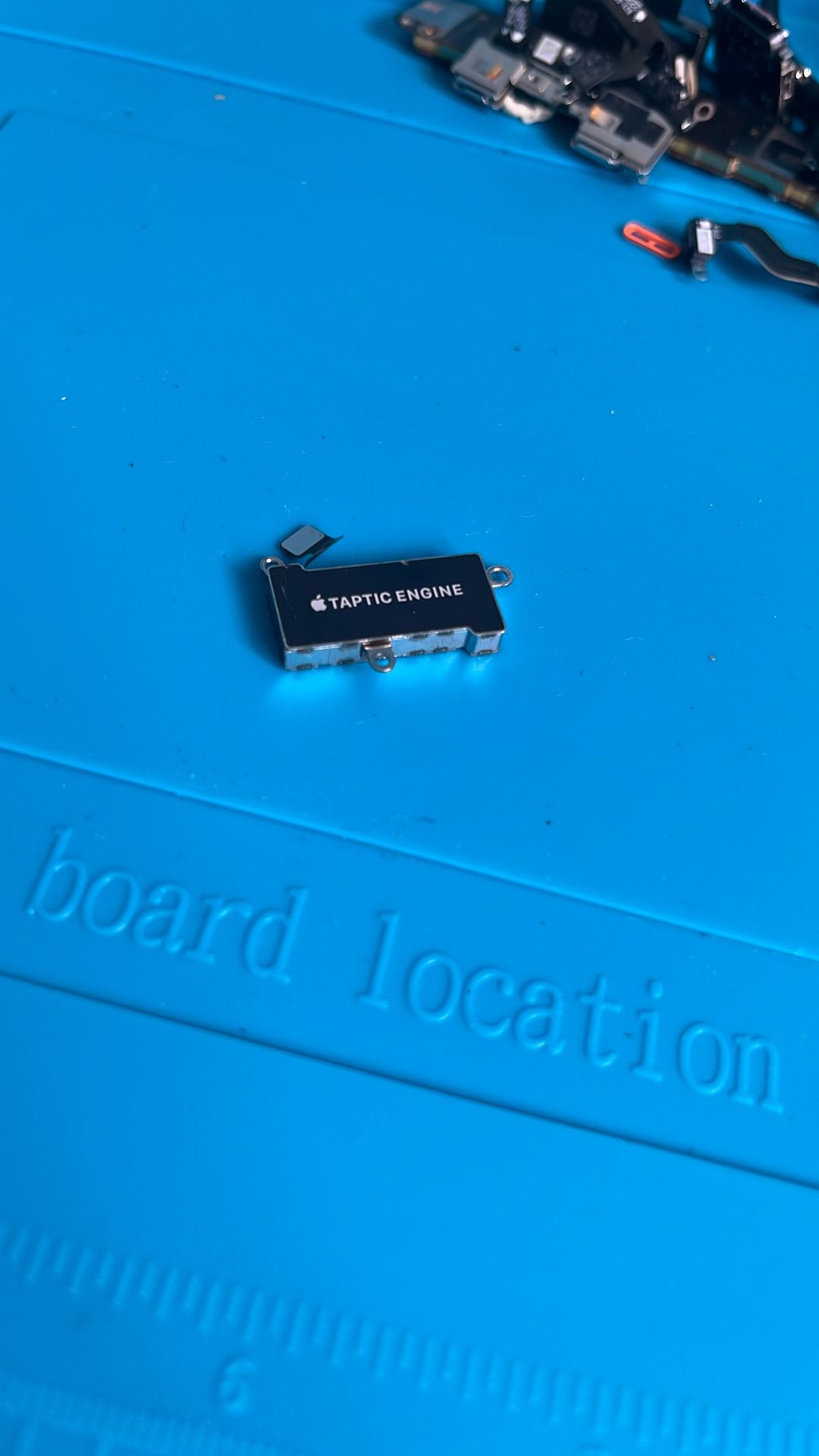 OEM iPhone 12 Taptic Engine