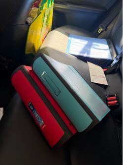 Staples 2-3 Inch Binders (2pack)