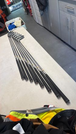 TaylorMade R bladez golf clubs.