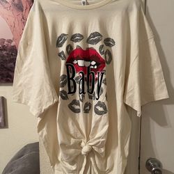 Plus Size Women’s Cream Casual front knot lip theme Tee size 4X NEW