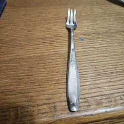 Rogers Brothers "Ambassador" Silverplate Olive Fork