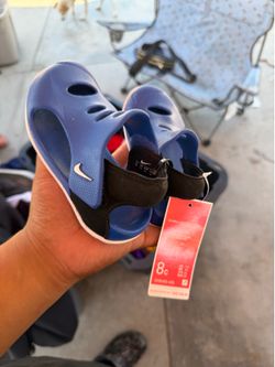 Nike water sandals 8c