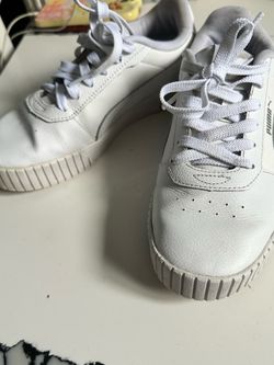 White shoes size 4.5Y or 7Women